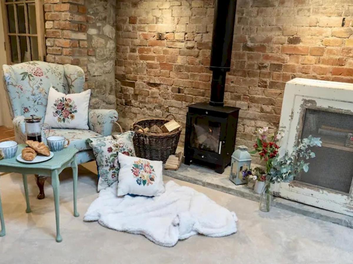 Pass The Keys Goose Feather Barn, Wedmore Luxury Cottage For Two Exterior photo